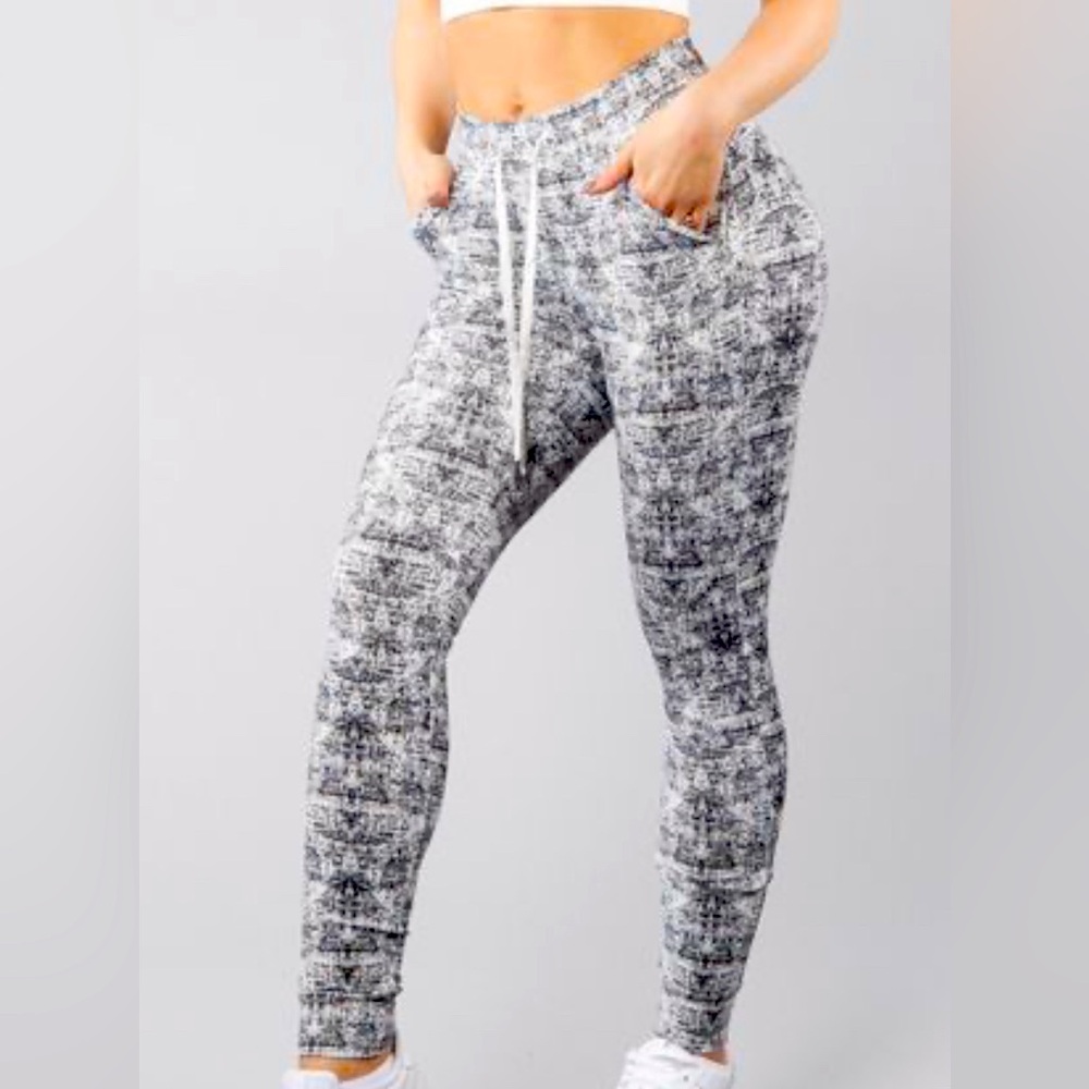 Buffbunny Hustle Print Jasmine Joggers Size M - image 1